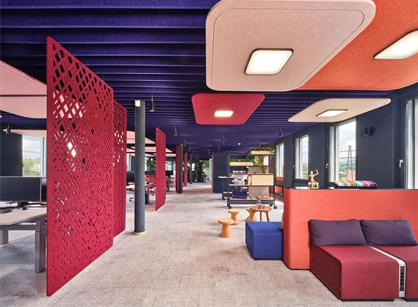 丰硕的色彩结合多种大局的办公室装建设计空间若何打造的——Impact Acoustic